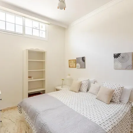 5 Bedrooms 5 Bathrooms With Private Pool Fast Wifi & Sea Views فيلة *
