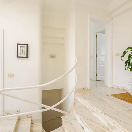 فيلة 5 Bedrooms 5 Bathrooms With Private Pool Fast Wifi & Sea Views *