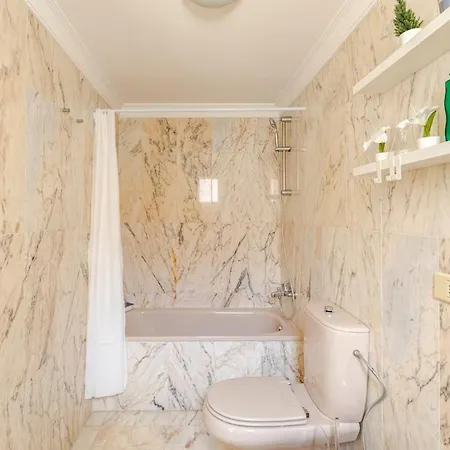 5 Bedrooms 5 Bathrooms With Private Pool Fast Wifi & Sea Views فيلة *