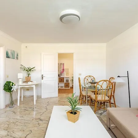 5 Bedrooms 5 Bathrooms With Private Pool Fast Wifi & Sea Views