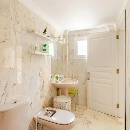 5 Bedrooms 5 Bathrooms With Private Pool Fast Wifi & Sea Views