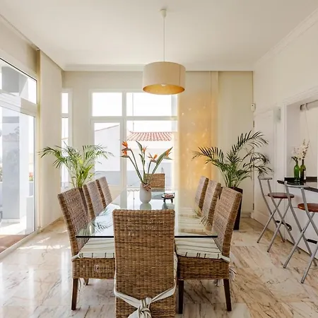 5 Bedrooms 5 Bathrooms With Private Pool Fast Wifi & Sea Views فيلة