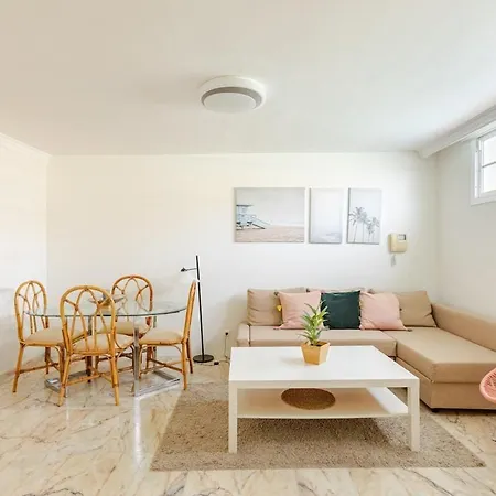 5 Bedrooms 5 Bathrooms With Private Pool Fast Wifi & Sea Views فيلة